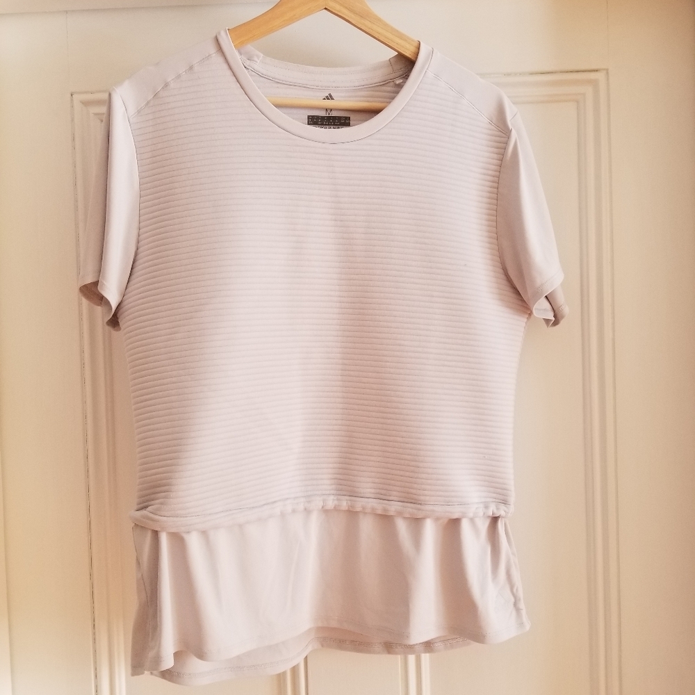 ADIDAS CLIMALITE TOP. Size Medium